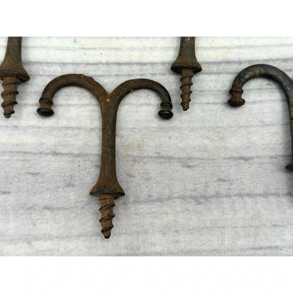 LOT OF 4‎ ANTIQUE SALVAGED CAST IRON SCREW IN DOUBLE HOOKS